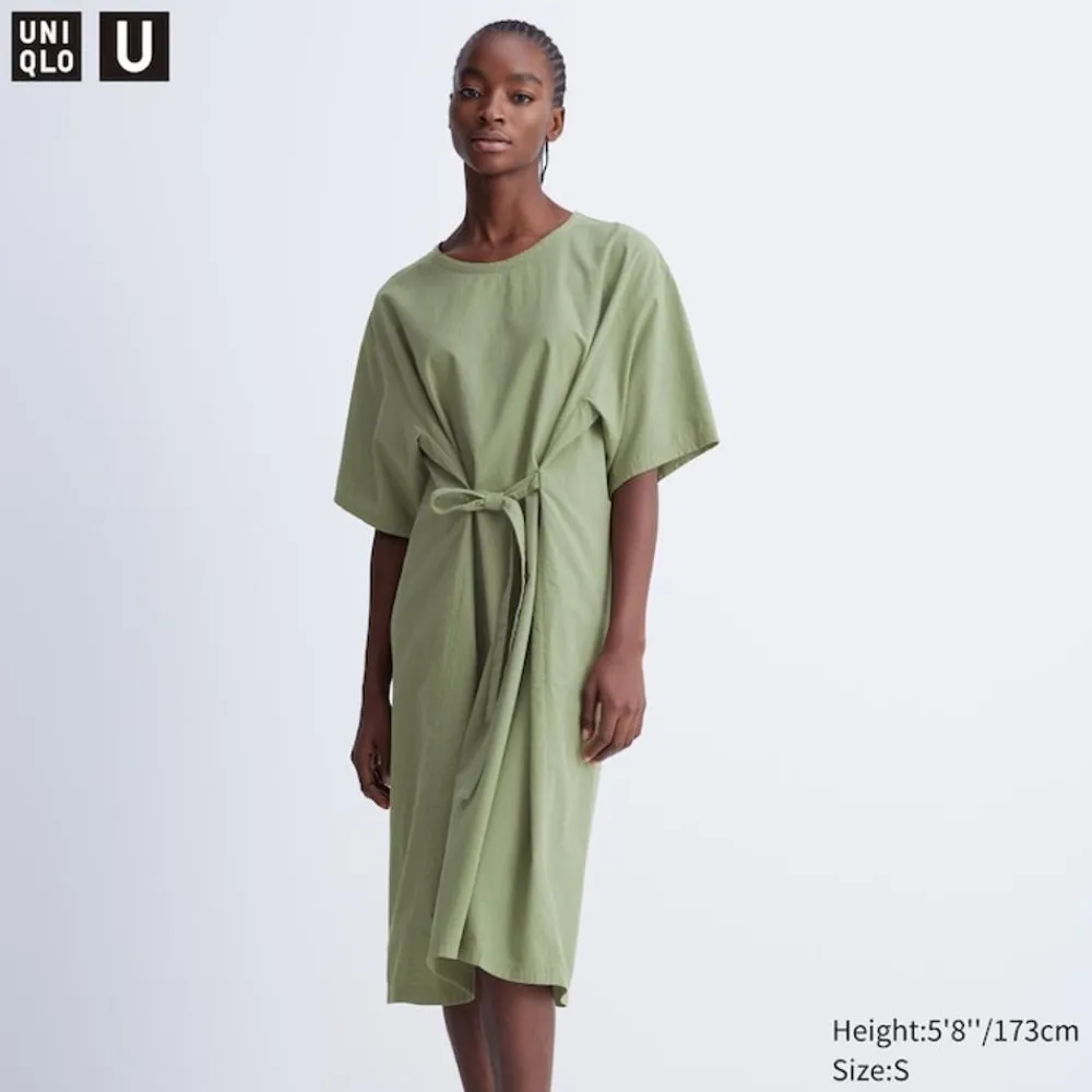 Kleider, Jumpsuits & Overalls*UNIQLO Abgerundetes Seersucker Kurzarm Kleid