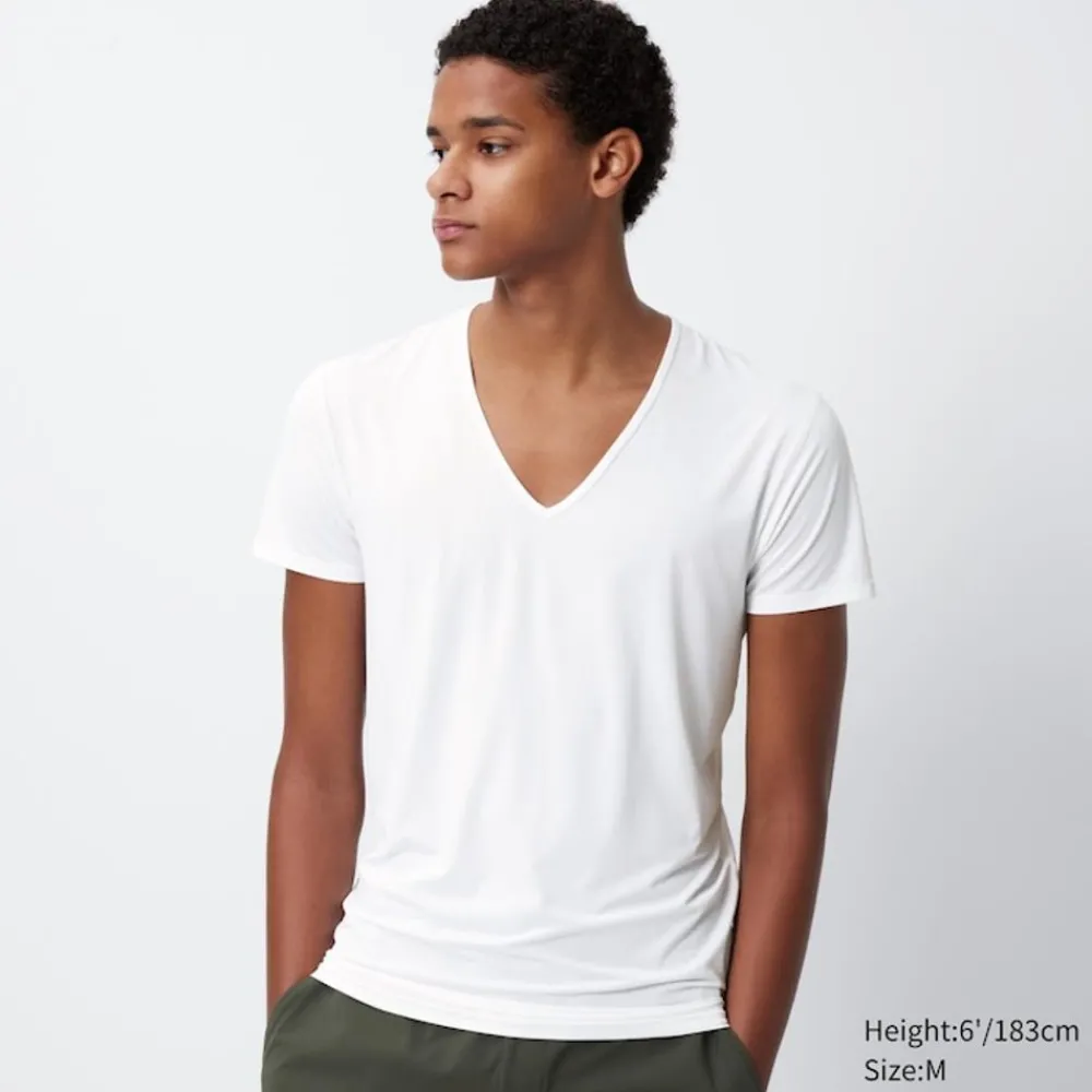T-Shirts & Oberteile*UNIQLO Airism T-Shirt Mit V-Ausschnitt