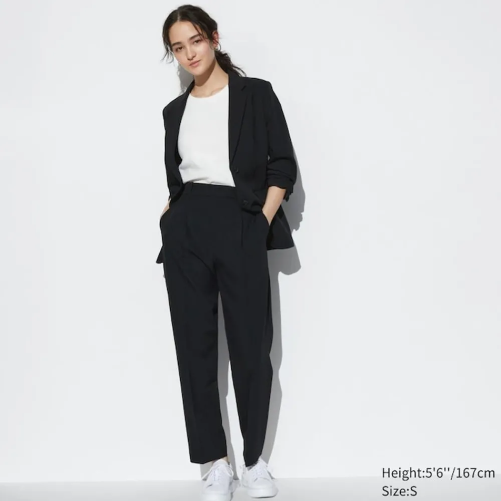 Hosen, Leggings & Jogginghosen*UNIQLO Airsense Bundfaltenhose