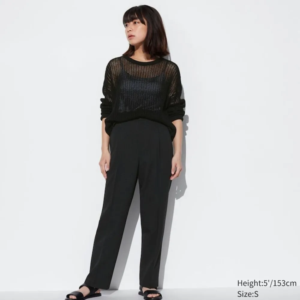 Hosen, Leggings & Jogginghosen*UNIQLO Airsense Bundfaltenhose (Kurz)