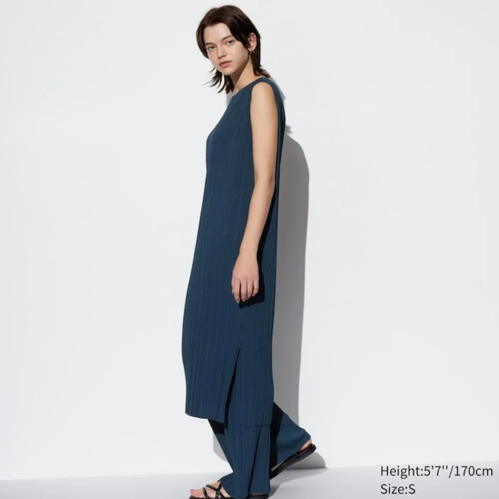 Kleider, Jumpsuits & Overalls*UNIQLO Armelloses Plisseekleid