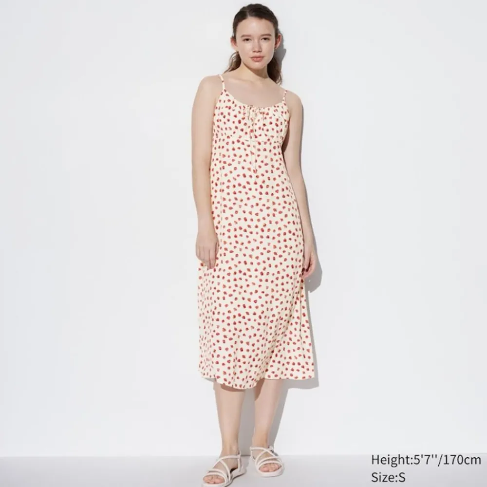 Kleider, Jumpsuits & Overalls*UNIQLO Ausgestelltes Gemustertes Tragerkleid