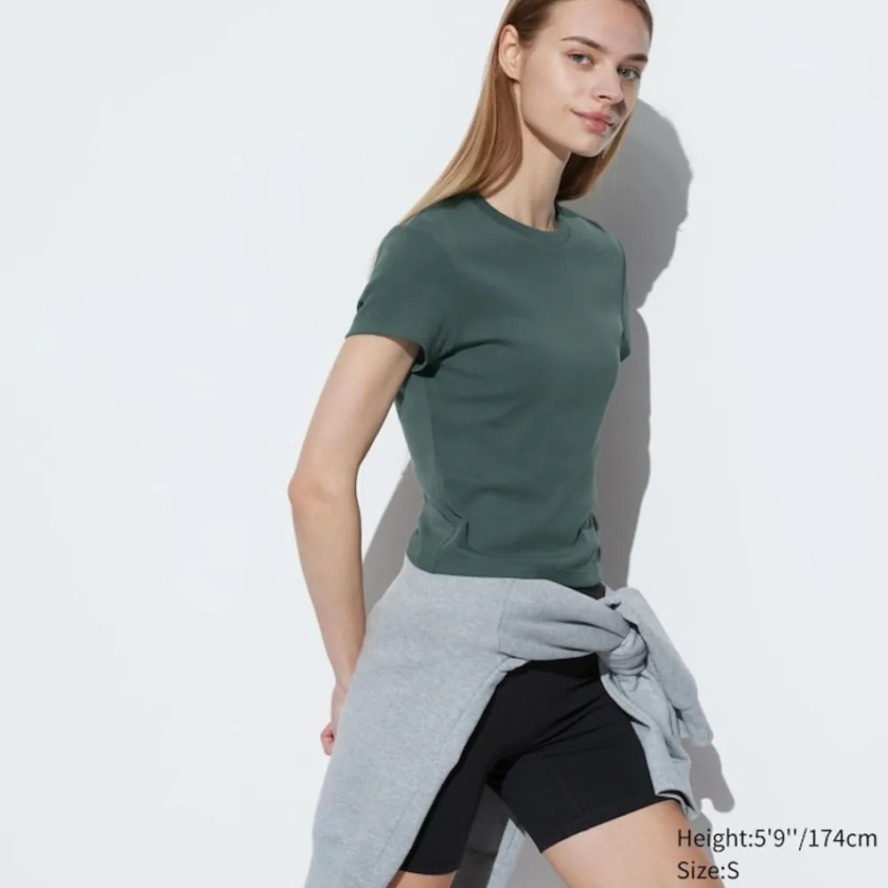 T-Shirts & Oberteile*UNIQLO Cropped T-Shirt