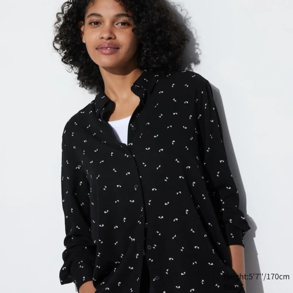 Hemden & Blusen*UNIQLO Gemusterte Viskose Langarm Bluse