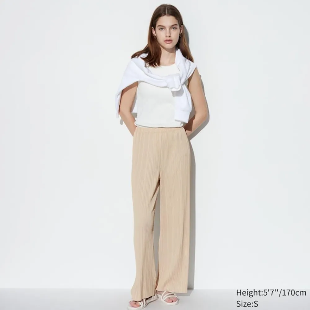 Hosen, Leggings & Jogginghosen*UNIQLO Gerade Plisseehose