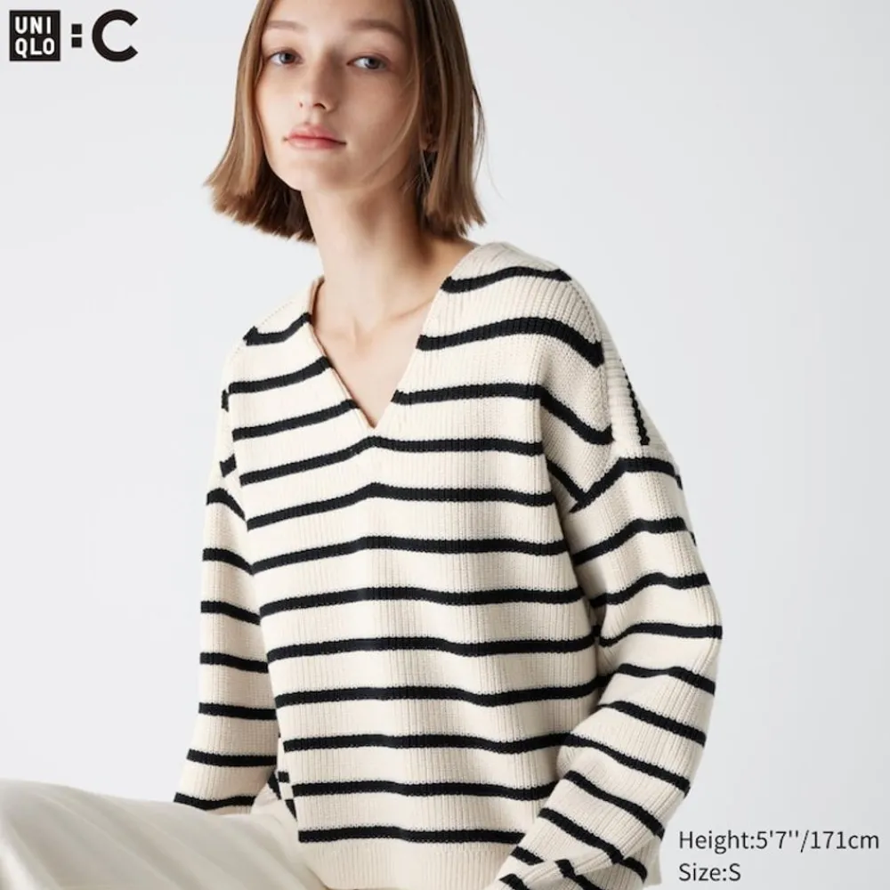 Pullover & Strickjacken*UNIQLO Gestreifter Cropped Pullover Mit V-Ausschnitt