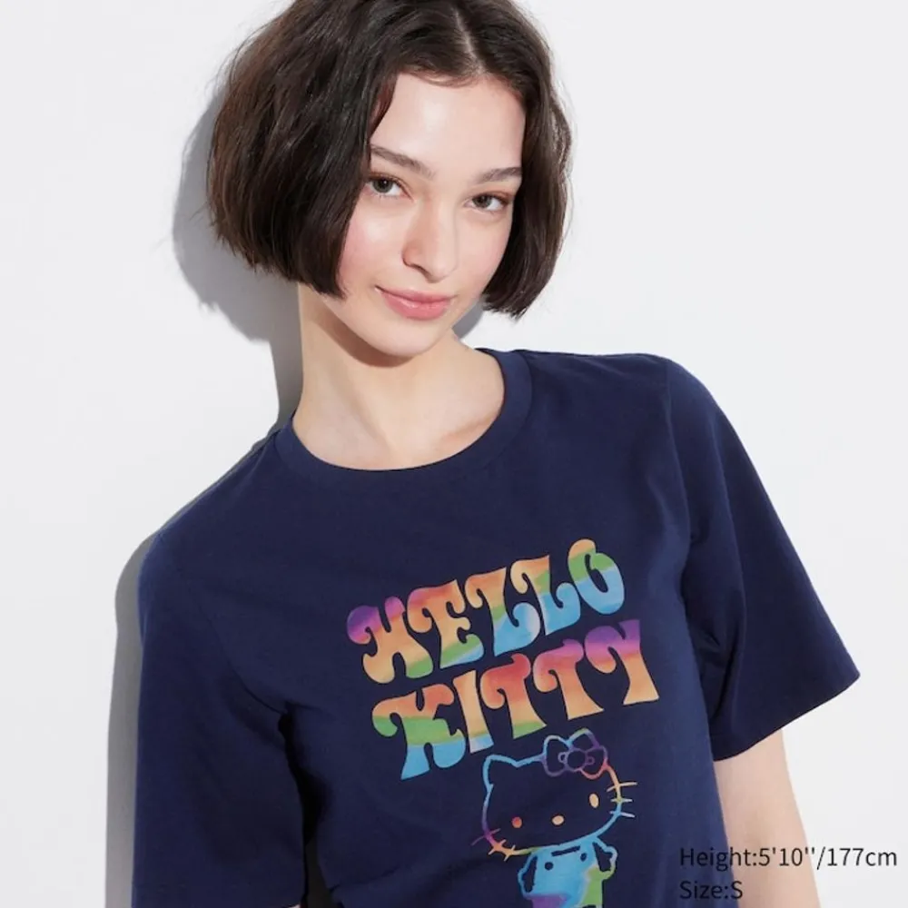 T-Shirts & Oberteile*UNIQLO Hello Kitty 50Th Anniversary Ut Bedrucktes T-Shirt Dunkelblau