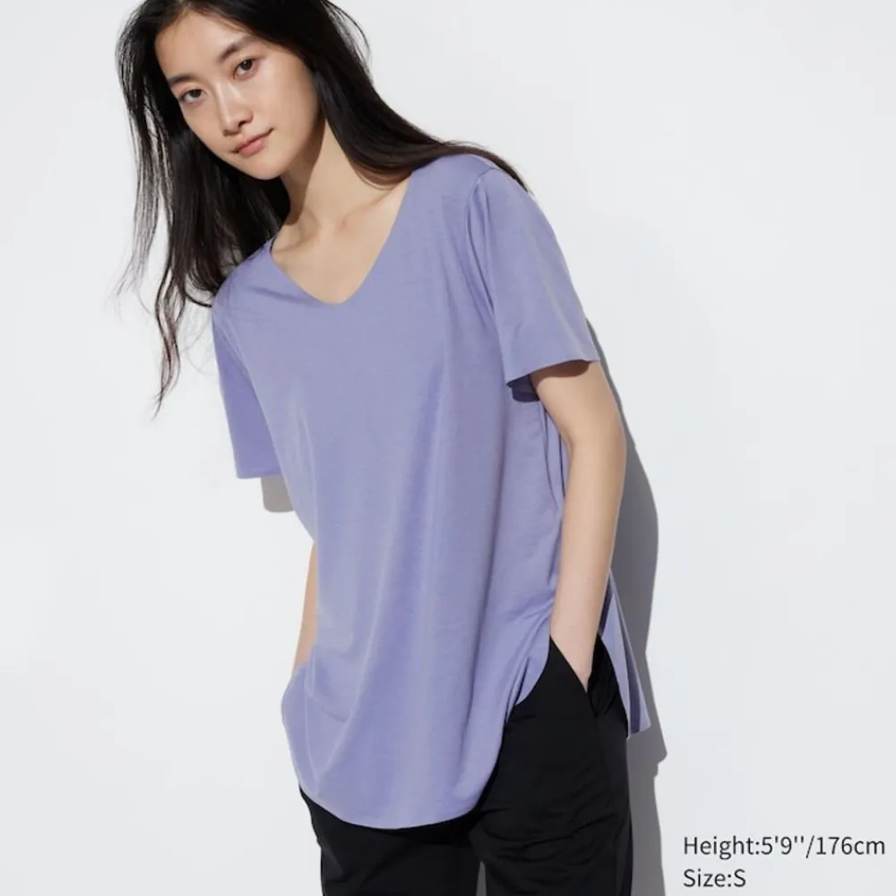 T-Shirts & Oberteile*UNIQLO Langes Nahtloses Airism T-Shirt Mit V-Ausschnitt