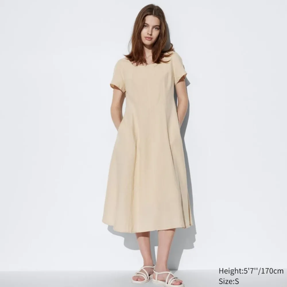 Kleider, Jumpsuits & Overalls*UNIQLO Leinenmix Kurzarm Kleid Mit Karree-Ausschnitt