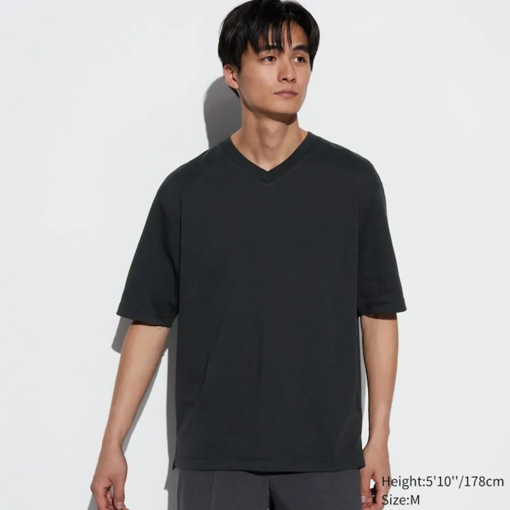 T-Shirts & Oberteile*UNIQLO Oversized Airism Baumwolle Halbarm T-Shirt Mit V-Ausschnitt