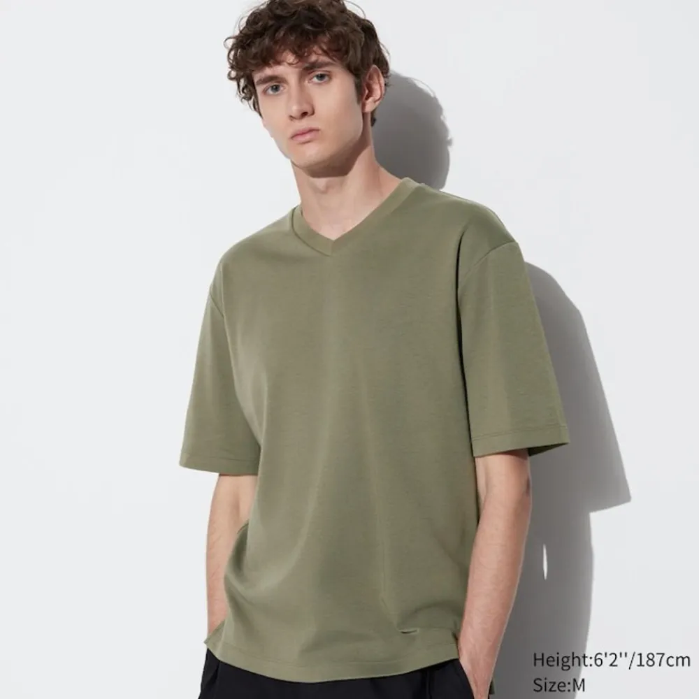 T-Shirts & Oberteile*UNIQLO Oversized Airism Baumwolle Halbarm T-Shirt Mit V-Ausschnitt