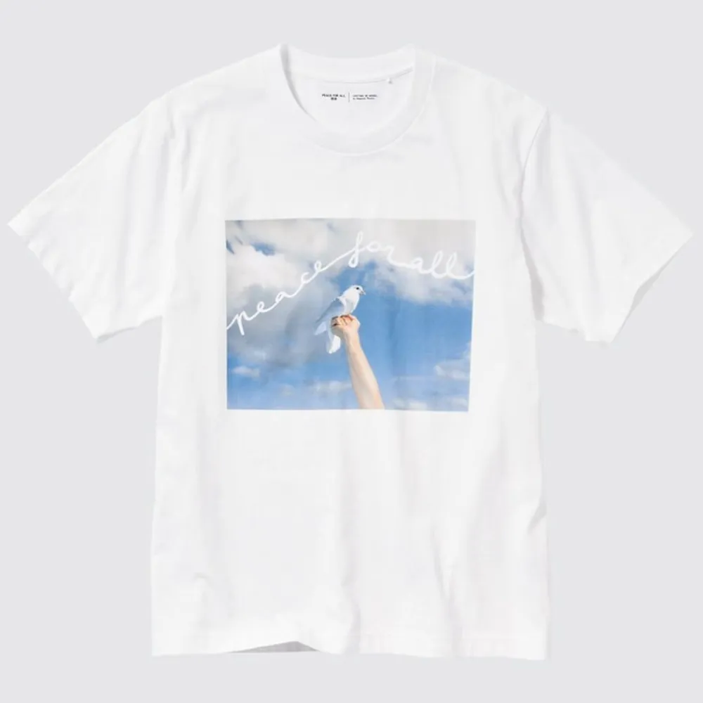 T-Shirts & Oberteile*UNIQLO Peace For All Bedrucktes T-Shirt (Cristina De Middel / Magnum Photos) Weis
