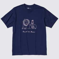 T-Shirts & Oberteile*UNIQLO Peace For All Bedrucktes T-Shirt (Lisa Larson) Dunkelblau