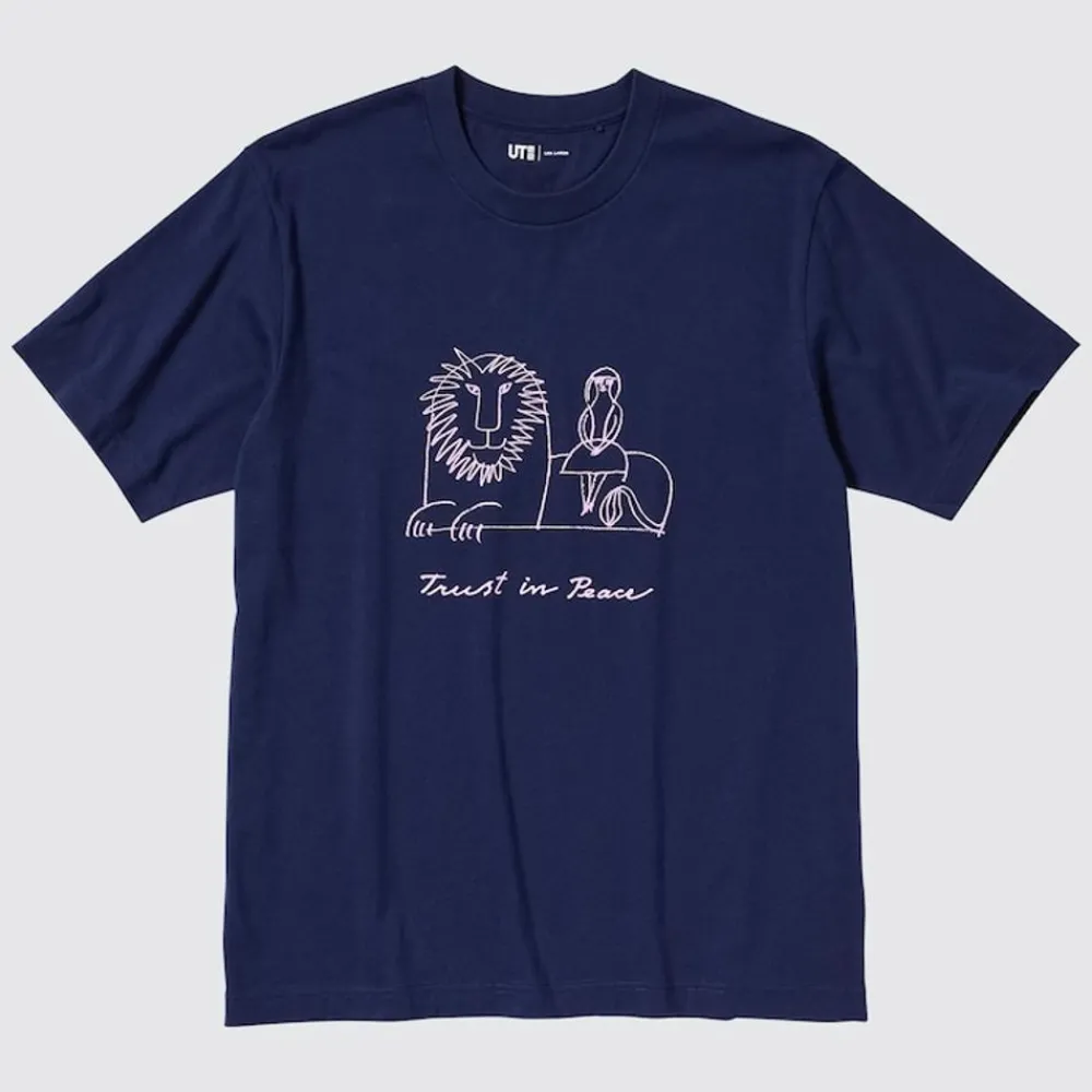 T-Shirts & Oberteile*UNIQLO Peace For All Bedrucktes T-Shirt (Lisa Larson) Dunkelblau