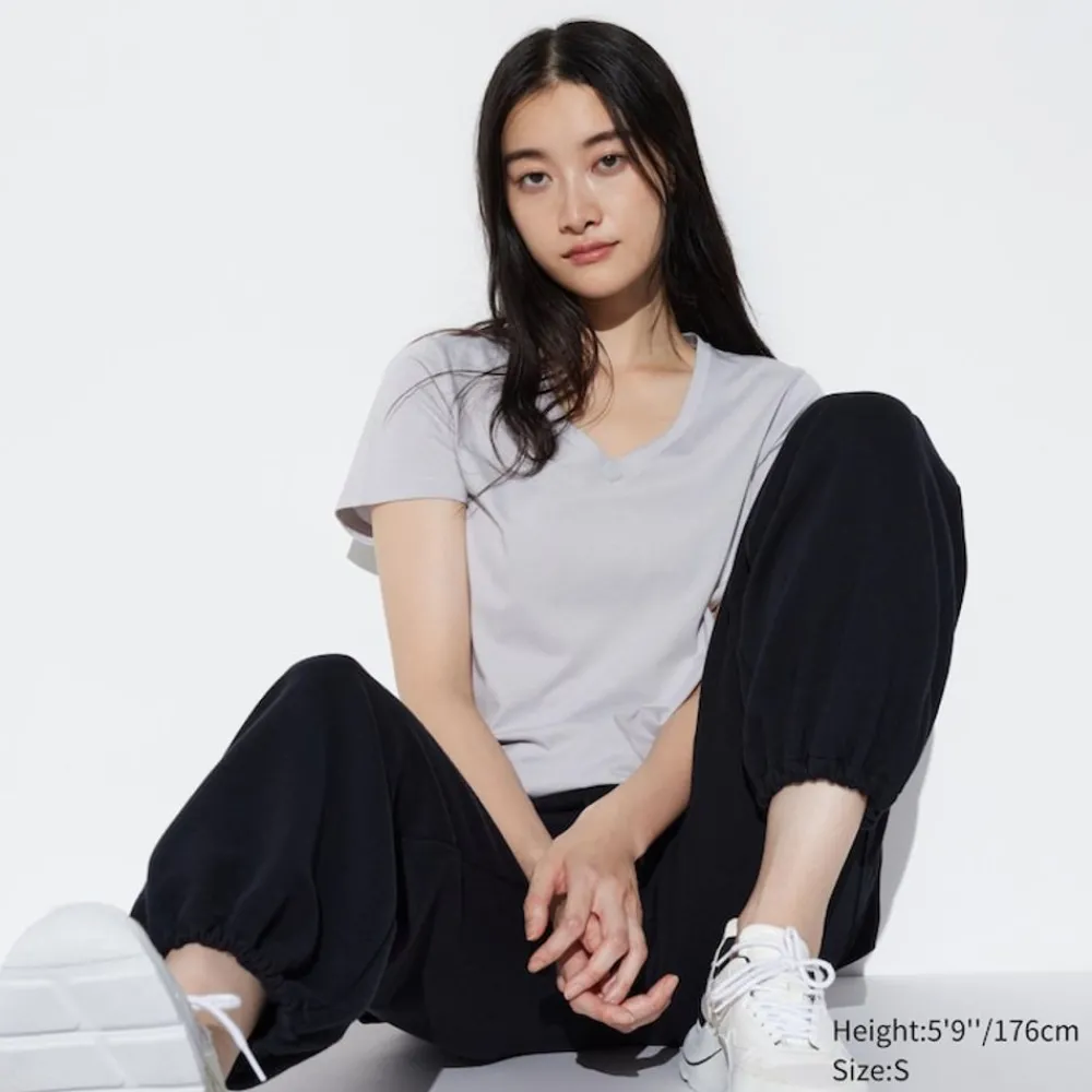 T-Shirts & Oberteile*UNIQLO 100 % Supima Baumwolle T-Shirt Mit V-Ausschnitt