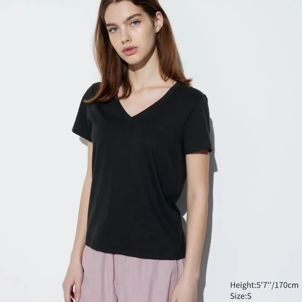 T-Shirts & Oberteile*UNIQLO 100 % Supima Baumwolle T-Shirt Mit V-Ausschnitt
